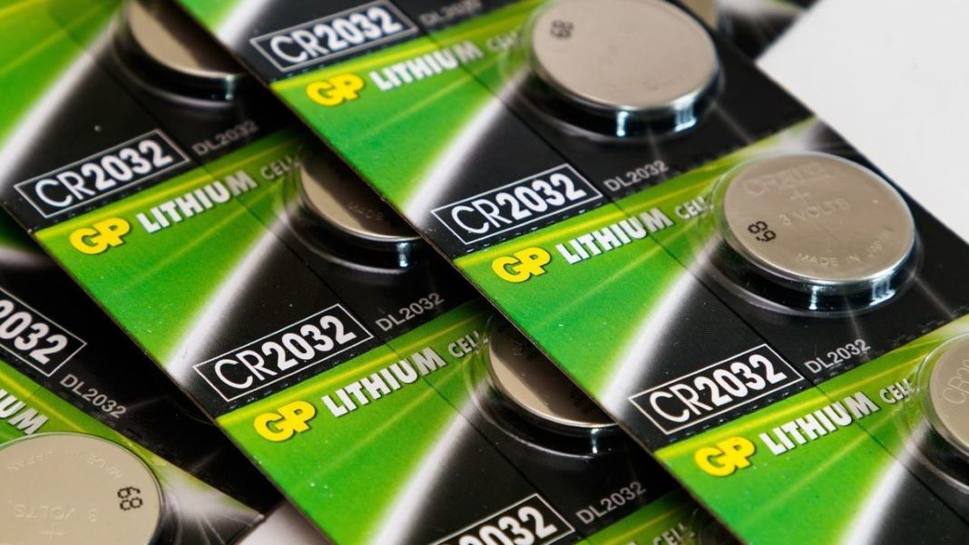 What to Know Before Buying Wholesale Watch Batteries