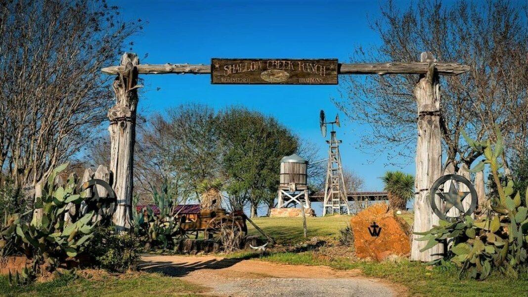 entrance to a ranch in Texas